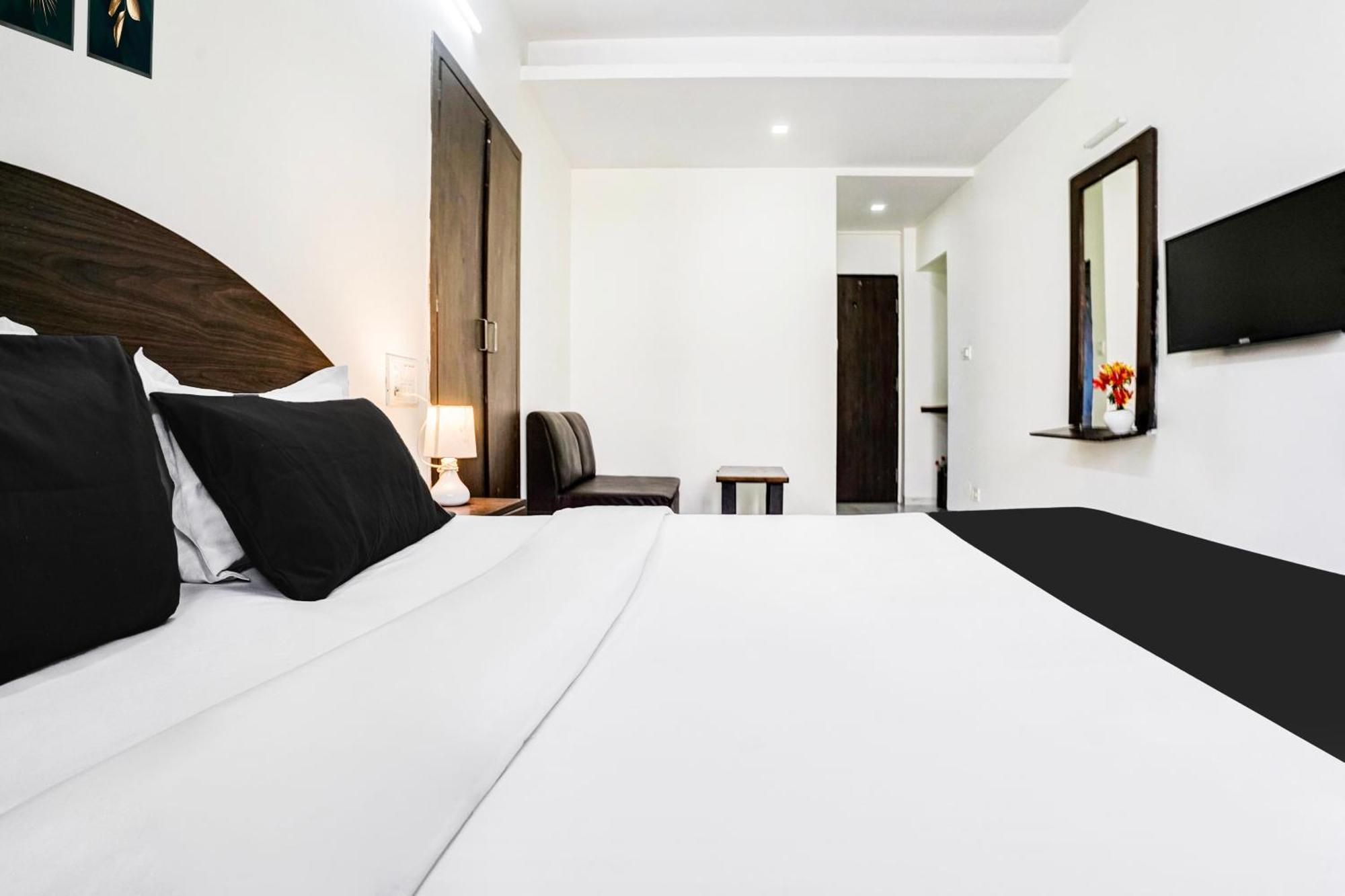 Super Hotel O Nashik Near Vijay Mamta Theatre Formerly Sahara Inn Exterior foto