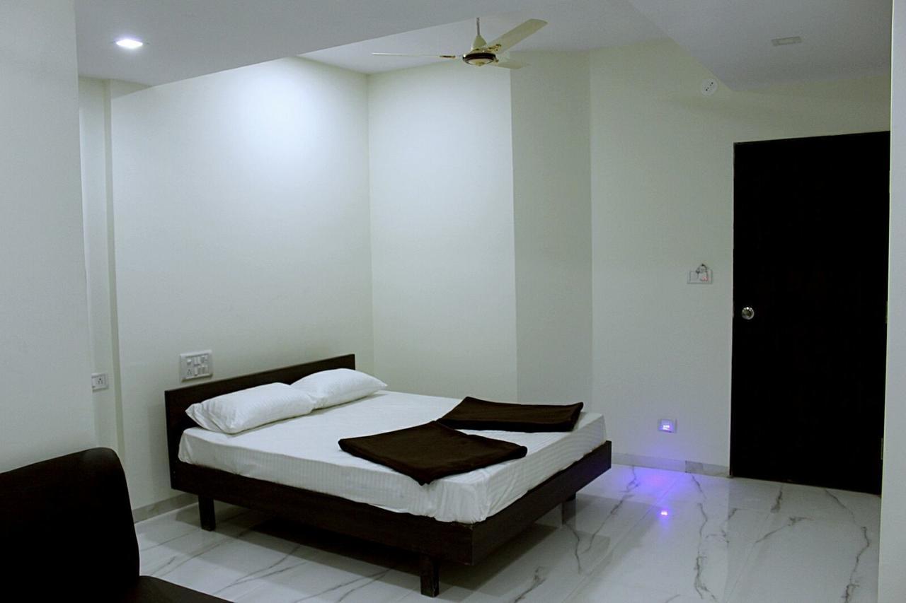 Super Hotel O Nashik Near Vijay Mamta Theatre Formerly Sahara Inn Exterior foto